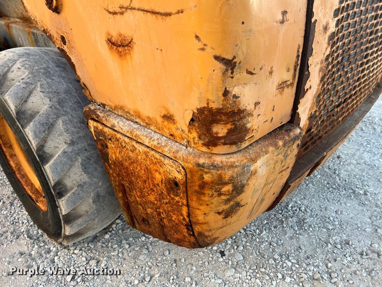 image for item MR9945 2011 Case SR200  skid steer loader