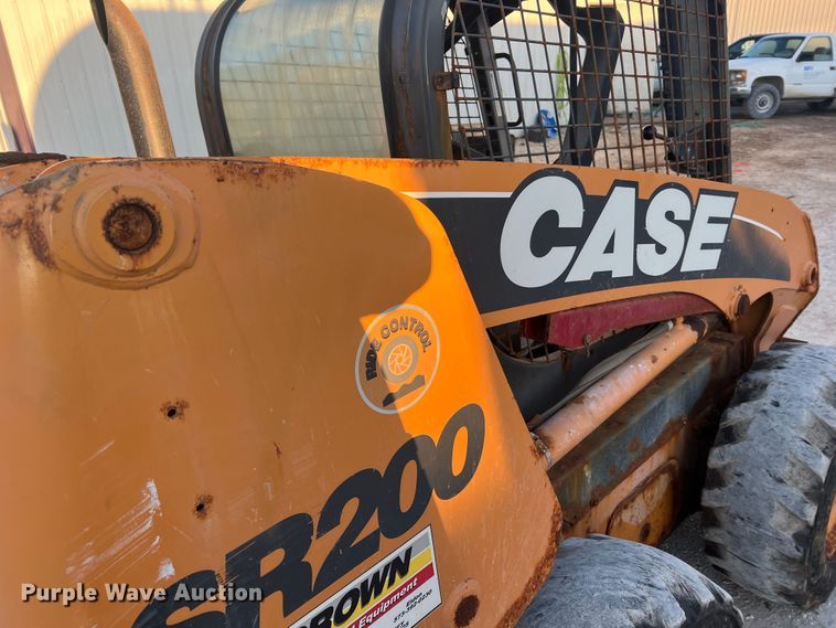 image for item MR9945 2011 Case SR200  skid steer loader