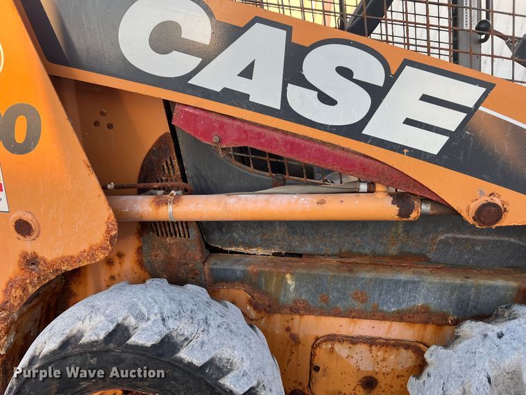 image for item MR9945 2011 Case SR200  skid steer loader