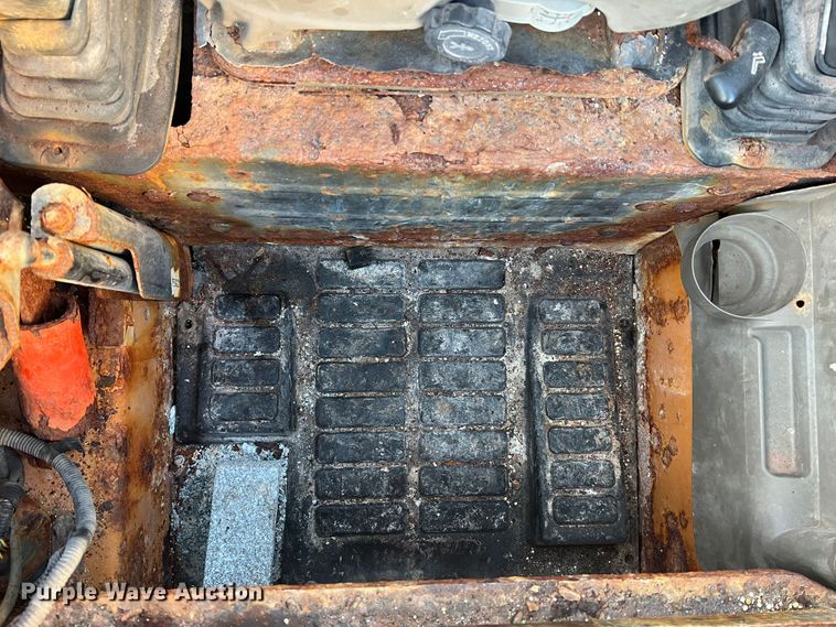 image for item MR9945 2011 Case SR200  skid steer loader