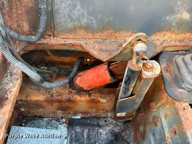 image for item MR9945 2011 Case SR200  skid steer loader