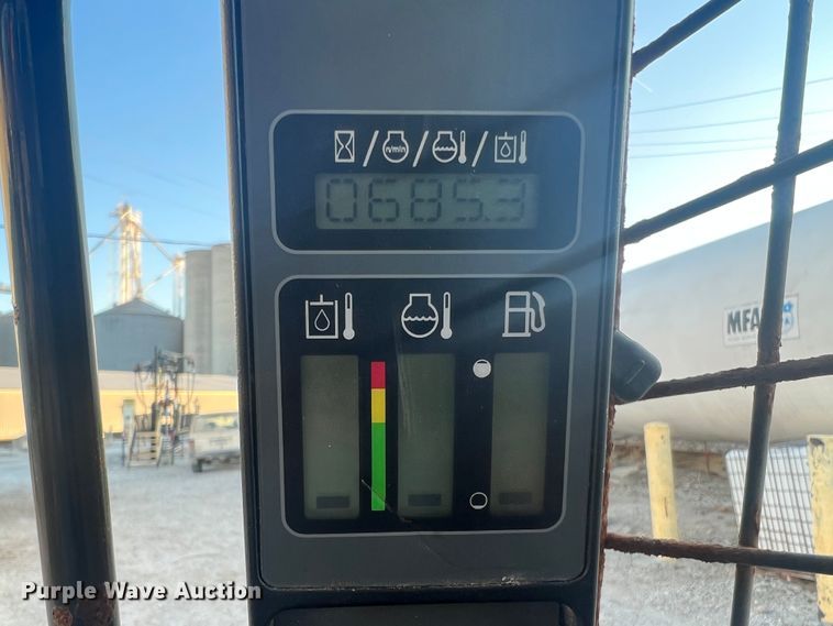 image for item MR9945 2011 Case SR200  skid steer loader