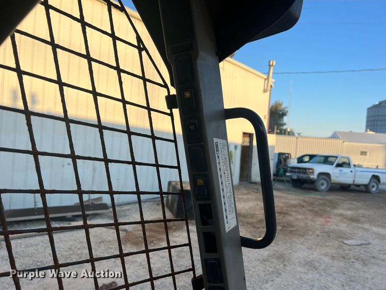 image for item MR9945 2011 Case SR200  skid steer loader