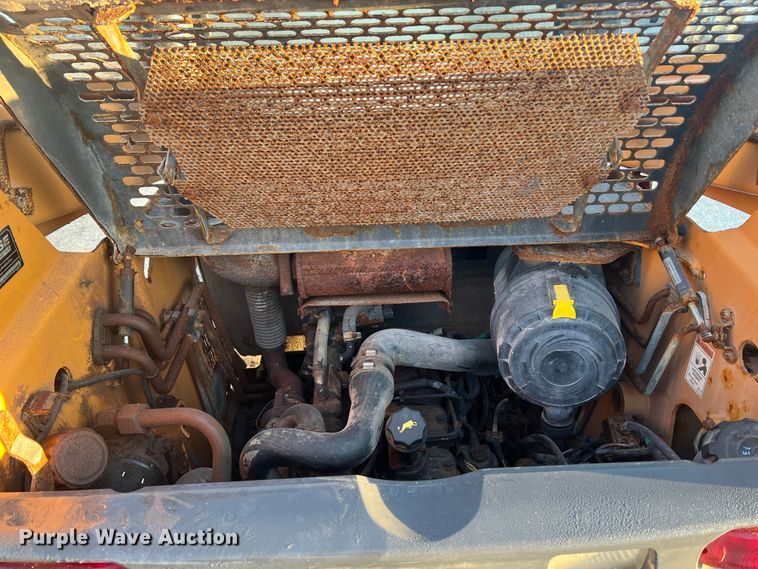 image for item MR9945 2011 Case SR200  skid steer loader