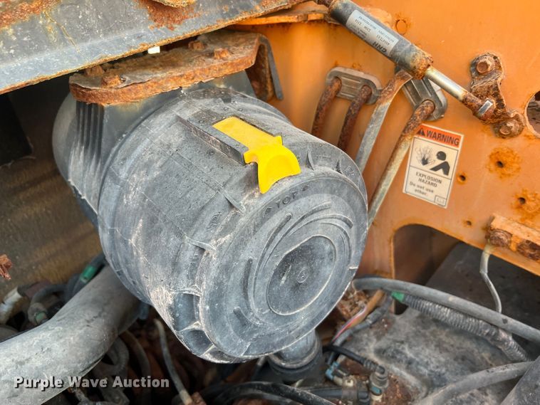 image for item MR9945 2011 Case SR200  skid steer loader