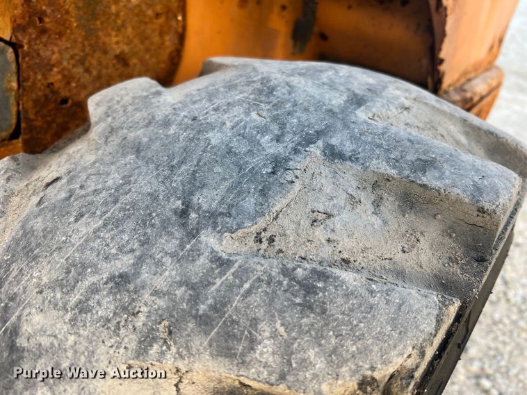 image for item MR9945 2011 Case SR200  skid steer loader