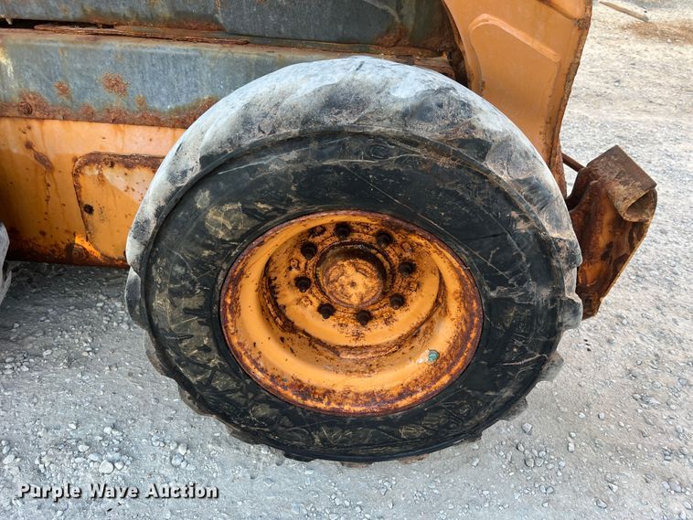 image for item MR9945 2011 Case SR200  skid steer loader