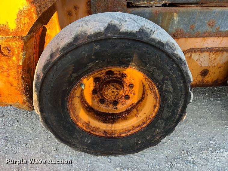 image for item MR9945 2011 Case SR200  skid steer loader