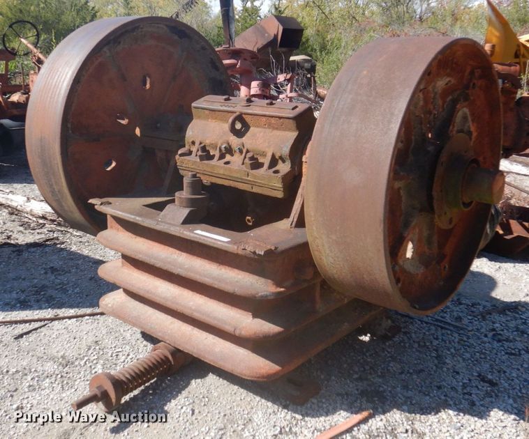 image for item MU9776 Universal  jaw crusher