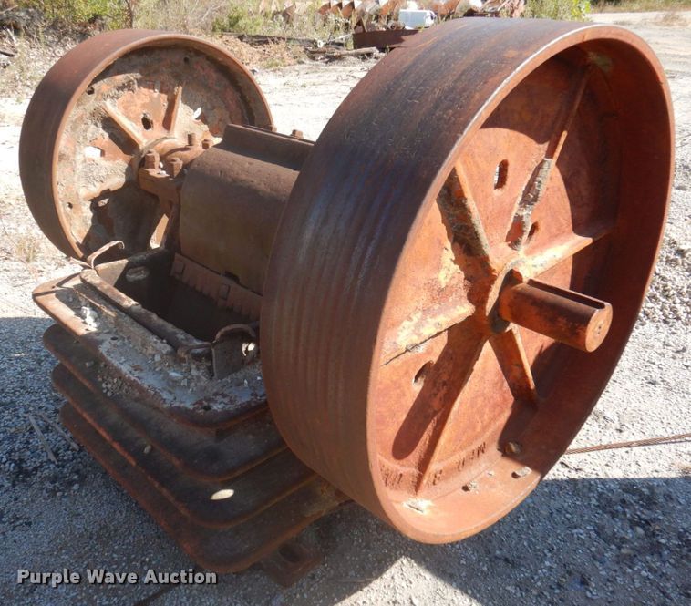 image for item MU9776 Universal  jaw crusher
