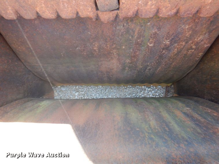 image for item MU9776 Universal  jaw crusher