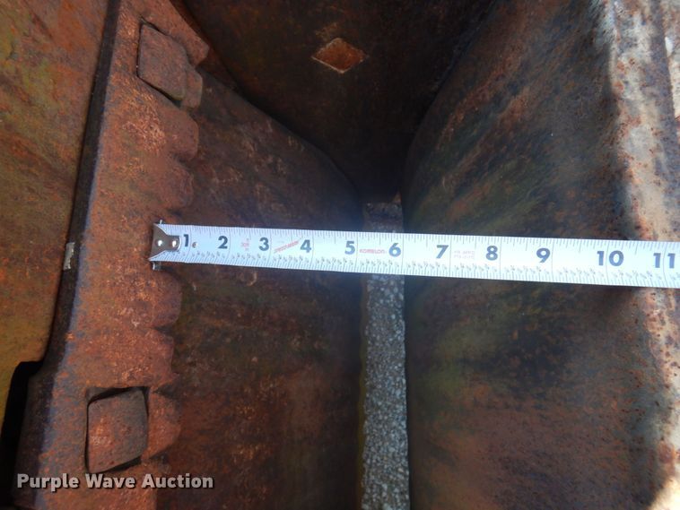 image for item MU9776 Universal  jaw crusher