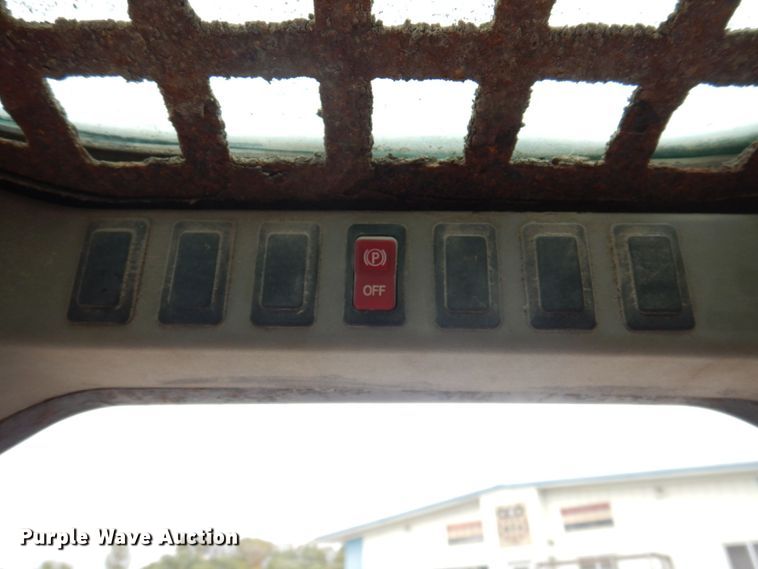 image for item MW9301 2000 Bobcat 873  skid steer loader