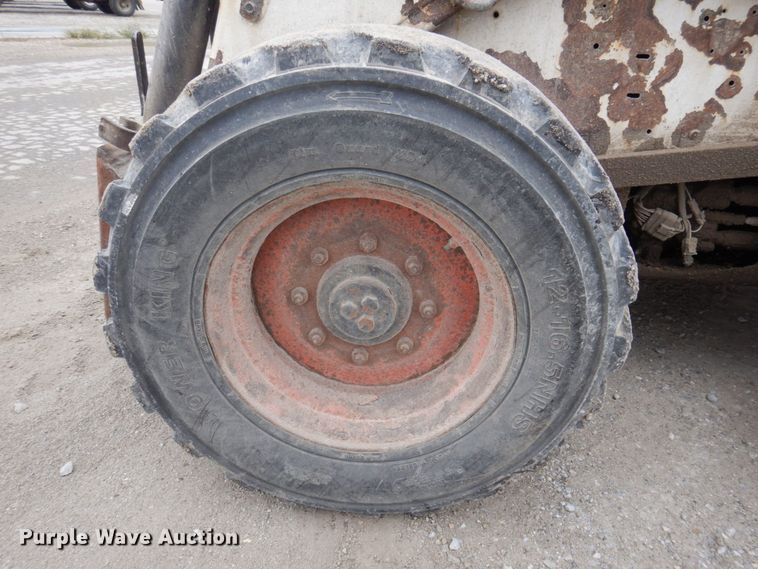 image for item MW9301 2000 Bobcat 873  skid steer loader