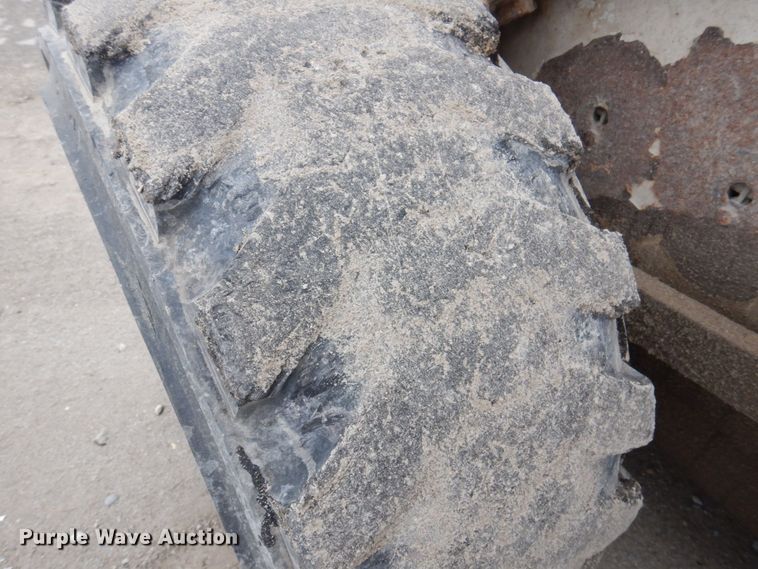 image for item MW9301 2000 Bobcat 873  skid steer loader