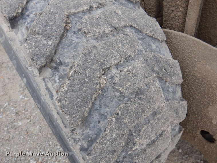 image for item MW9301 2000 Bobcat 873  skid steer loader