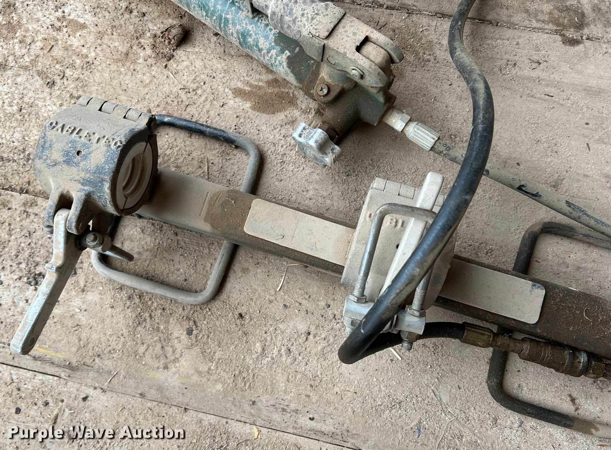 Cabletec hydraulic coupler press in Amarillo, TX Item DN5234 sold