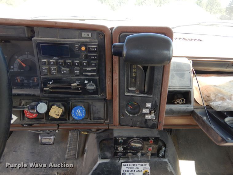 image for item DB7836 1991 GMC TopKick C6500  digger derrick truck