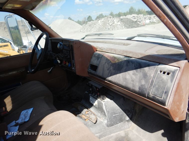 image for item DB7836 1991 GMC TopKick C6500  digger derrick truck