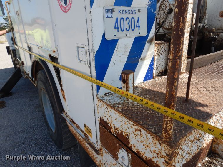 image for item DB7836 1991 GMC TopKick C6500  digger derrick truck