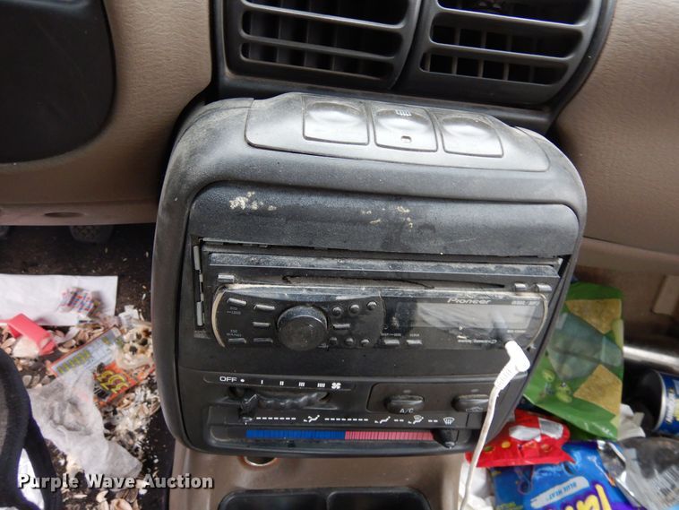 image for item DF8141 1995 Saturn SL1