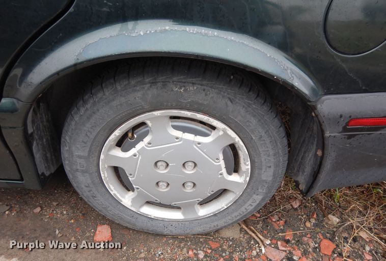 image for item DF8141 1995 Saturn SL1