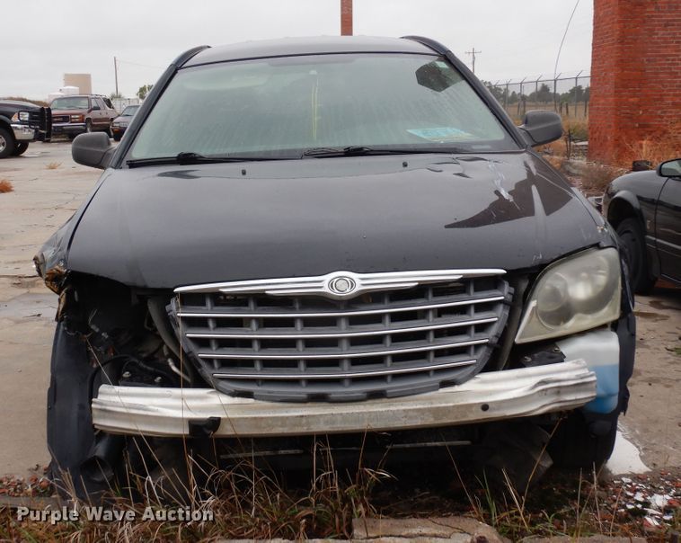 image for item DF8142 2005 Chrysler Pacifica  SUV