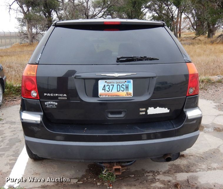 image for item DF8142 2005 Chrysler Pacifica  SUV