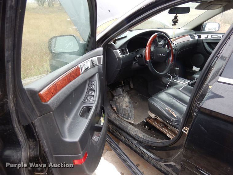 image for item DF8142 2005 Chrysler Pacifica  SUV