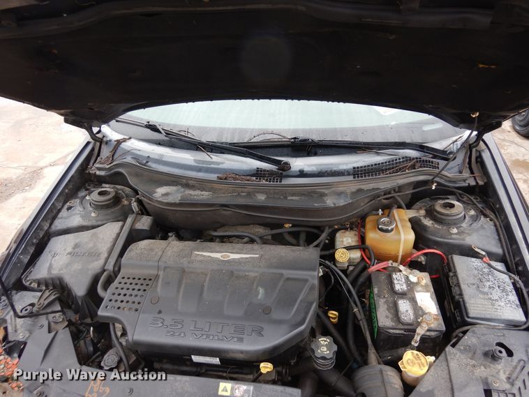 image for item DF8142 2005 Chrysler Pacifica  SUV