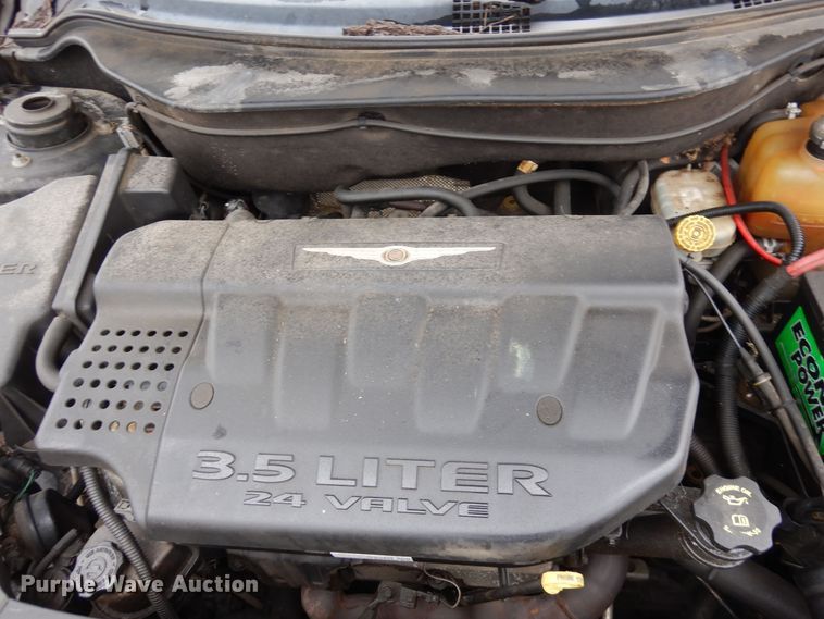 image for item DF8142 2005 Chrysler Pacifica  SUV