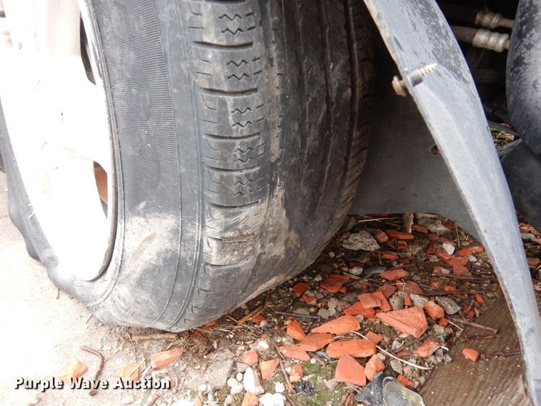 image for item DF8142 2005 Chrysler Pacifica  SUV