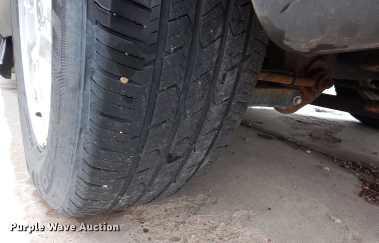 image for item DF8142 2005 Chrysler Pacifica  SUV