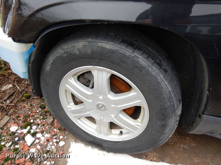 image for item DF8142 2005 Chrysler Pacifica  SUV