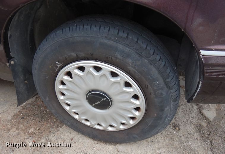 image for item DF8145 1995 Plymouth Acclaim