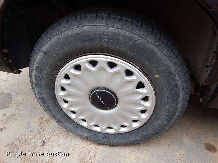 image for item DF8145 1995 Plymouth Acclaim