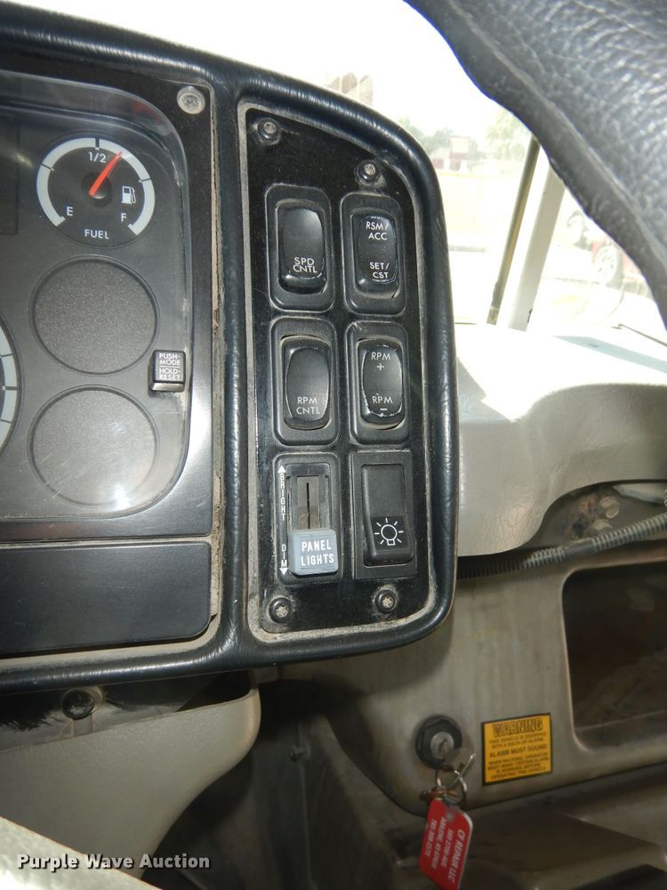 image for item DI6751 2005 Freightliner FS65  school bus