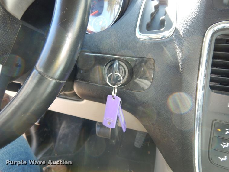 image for item DI6754 2014 Dodge Grand Caravan SXT  van