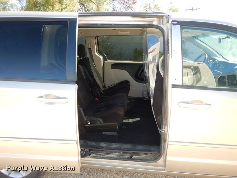 image for item DI6754 2014 Dodge Grand Caravan SXT  van