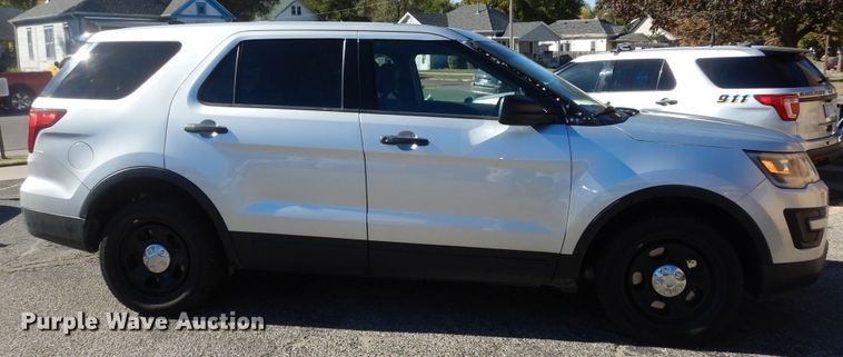 image for item DI6760 2017 Ford Explorer Police Interceptor  SUV