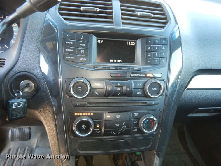 image for item DI6760 2017 Ford Explorer Police Interceptor  SUV