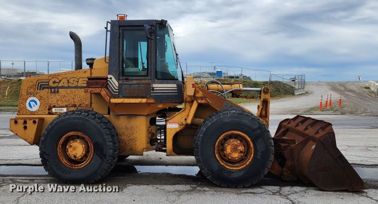 image for item DL6700 1996 Case 621B  wheel loader