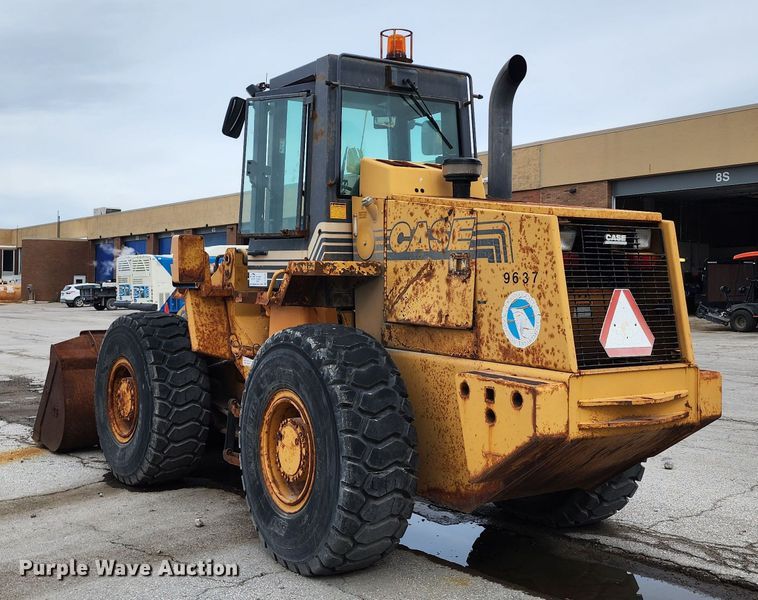 image for item DL6700 1996 Case 621B  wheel loader