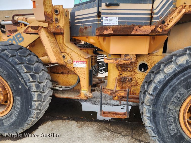 image for item DL6700 1996 Case 621B  wheel loader