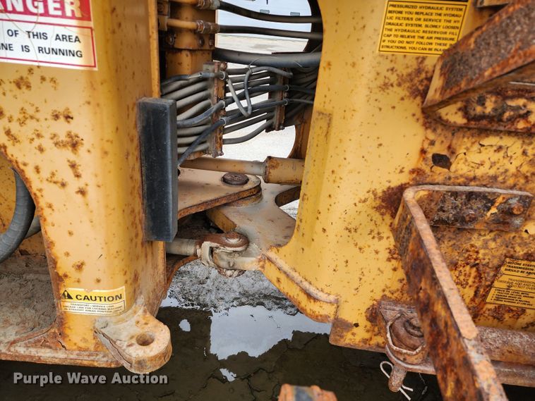 image for item DL6700 1996 Case 621B  wheel loader