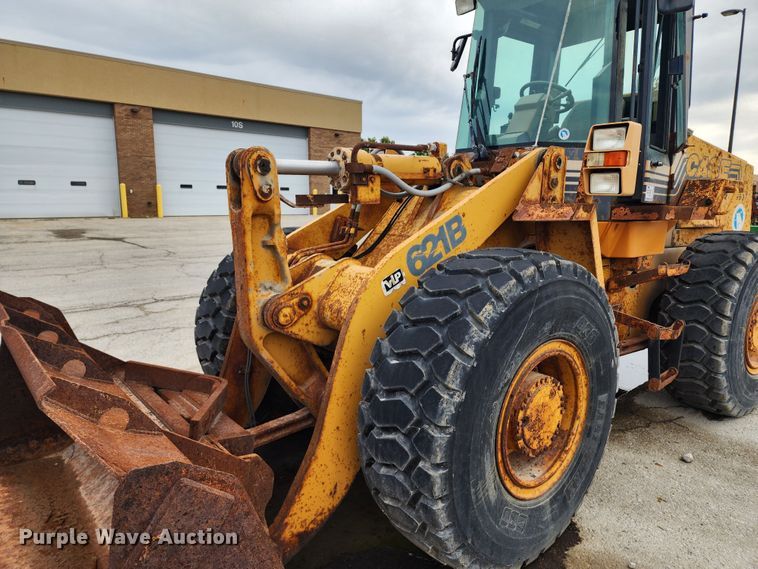 image for item DL6700 1996 Case 621B  wheel loader