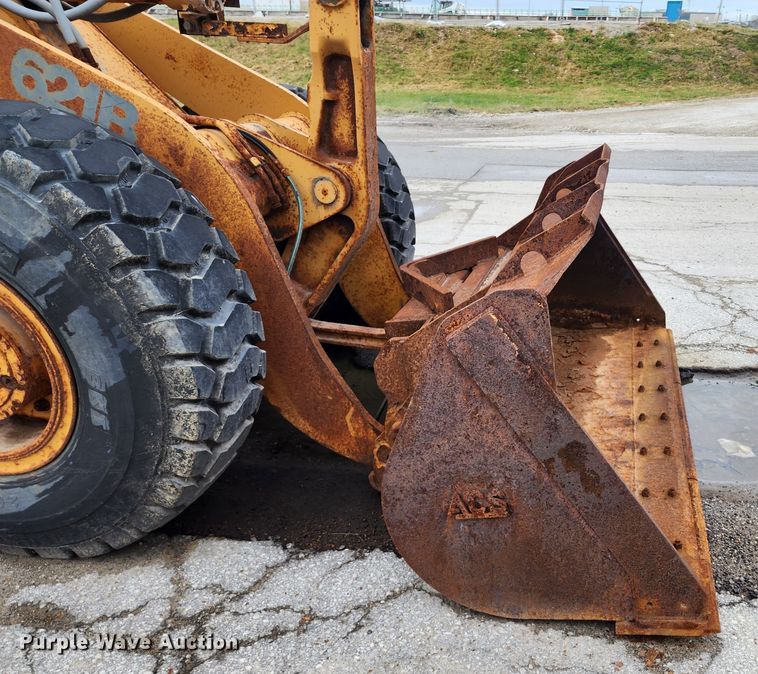 image for item DL6700 1996 Case 621B  wheel loader