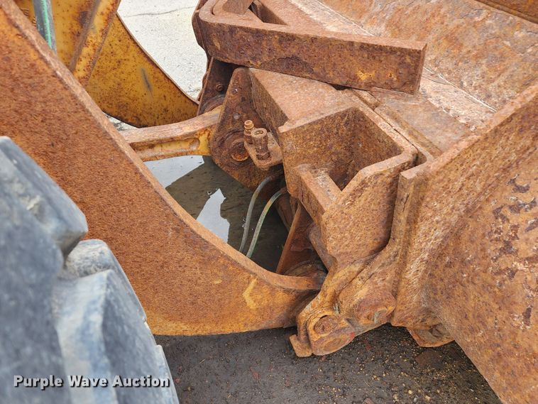 image for item DL6700 1996 Case 621B  wheel loader