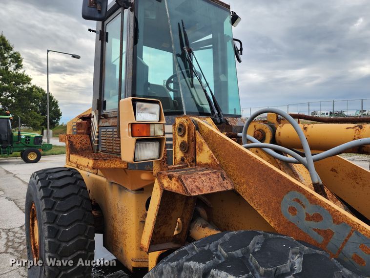 image for item DL6700 1996 Case 621B  wheel loader