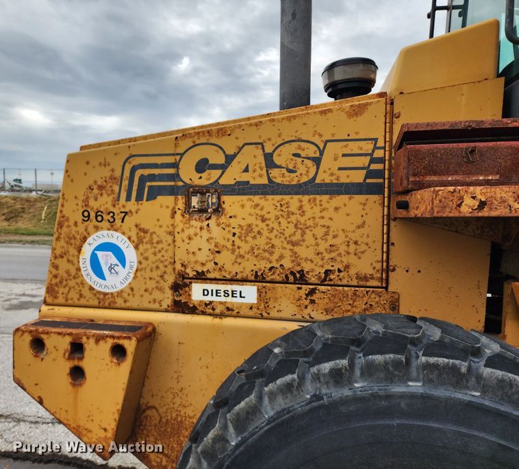image for item DL6700 1996 Case 621B  wheel loader